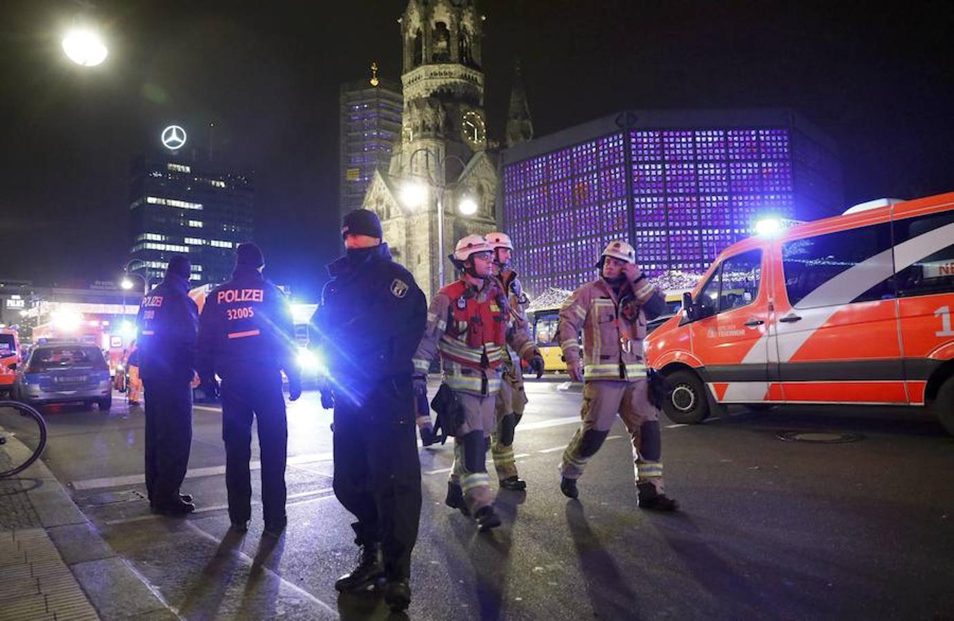 Imágenes de la escena tras el atropello a una multitud en Berlín