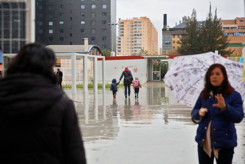 La pesar de la Gota Fría, los niños han asistido con normalidad a clase. 