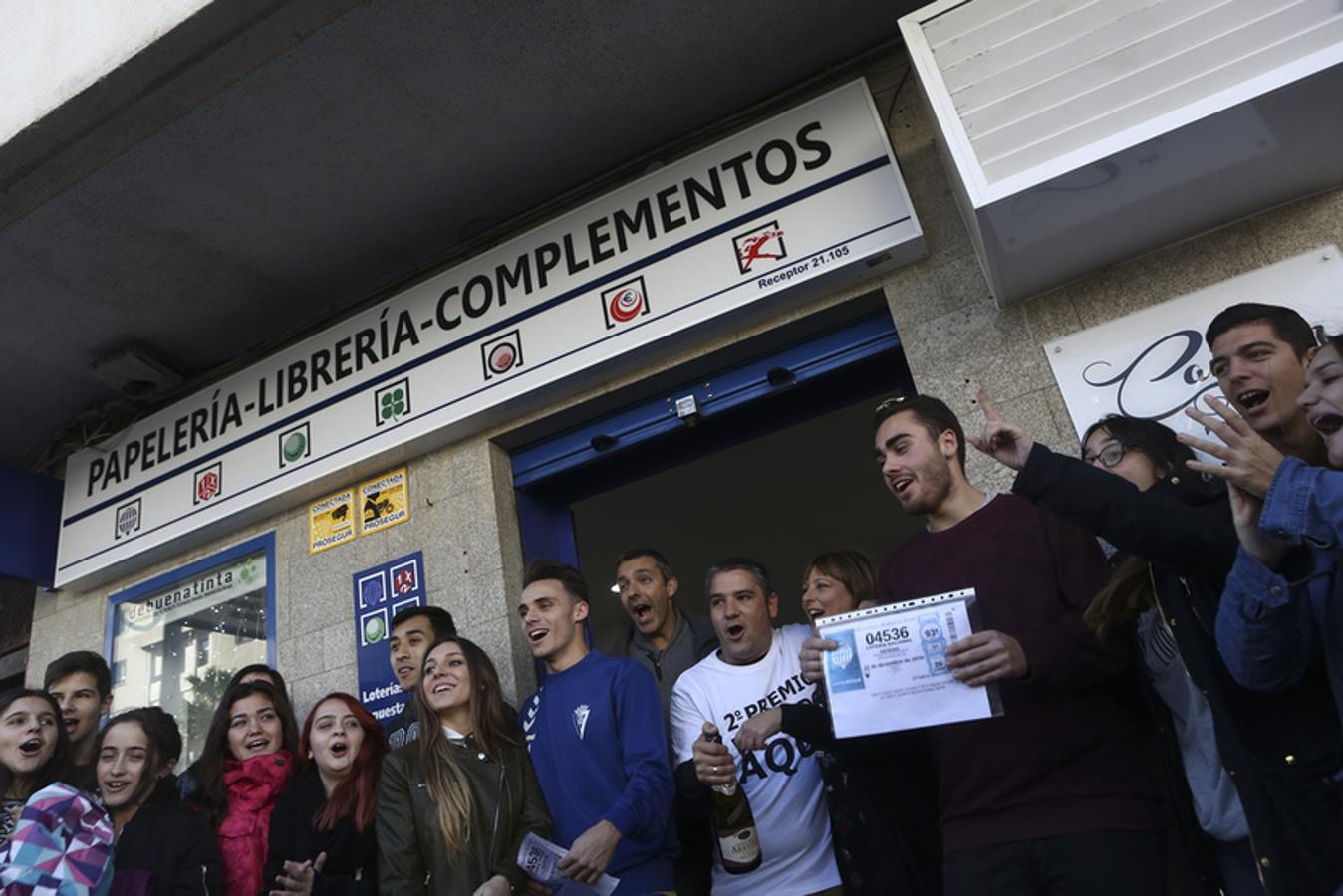 Fotos: Alegría desbordada en Cádiz por el segundo premio