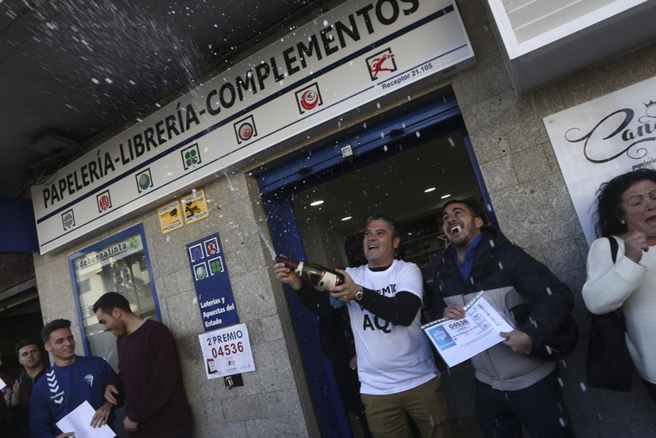 Fotos: Alegría desbordada en Cádiz por el segundo premio