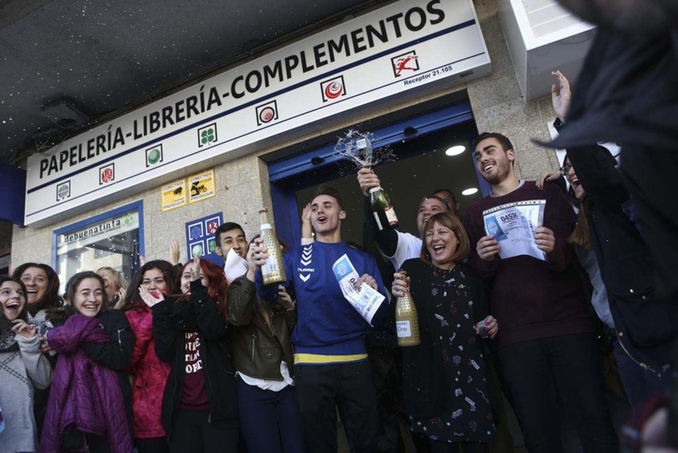 Fotos: Alegría desbordada en Cádiz por el segundo premio