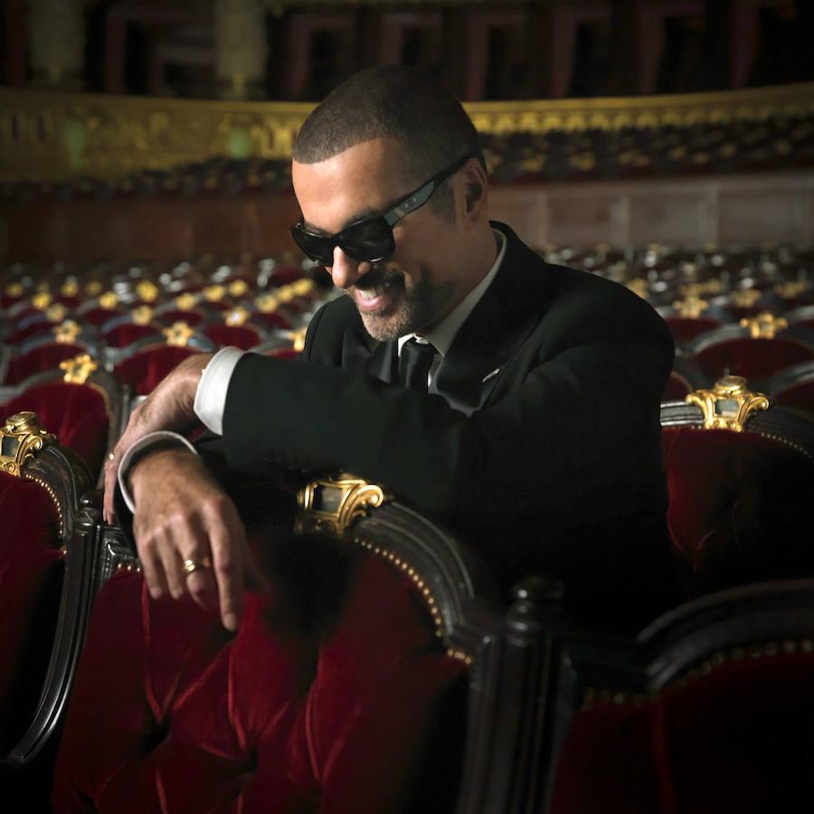 George Michael salió del armario tras aquel incidente y se convirtió en un icono en el colectivo gay por su decisión. 