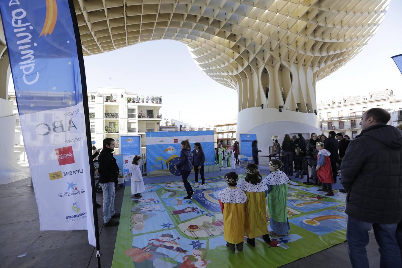 Los niños hacen el «Caminito de Belén» en Sevilla