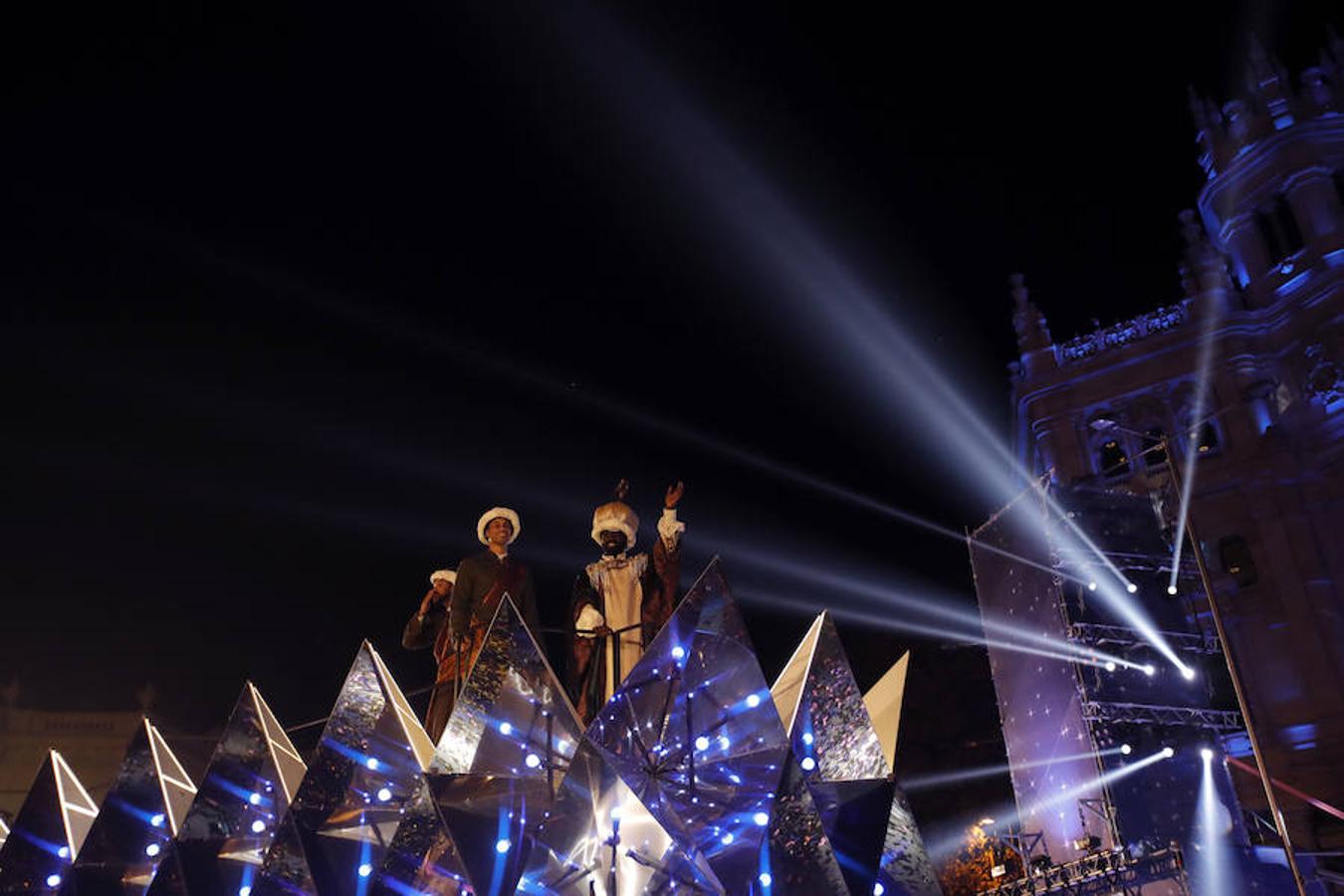 La llegada de los Reyes Magos a Madrid, en imágenes. El rey Baltasar a su llegada al Ayuntamiento de Madrid