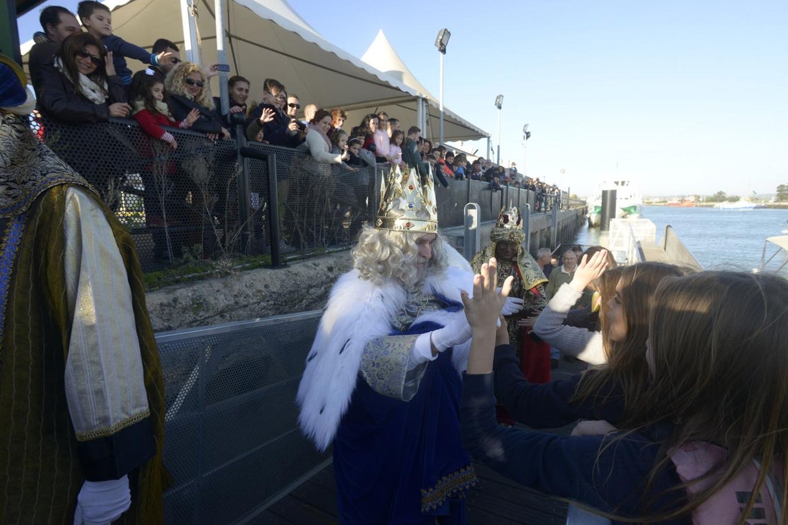 FOTOS: El paso de los Reyes Magos por las ciudades de la Bahía