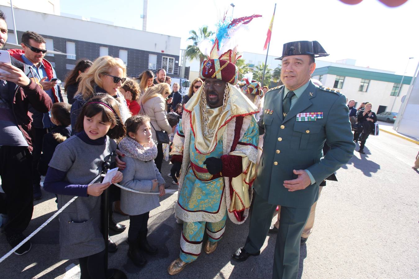 Los Reyes visitan la Comandancia de la Guardia Civil