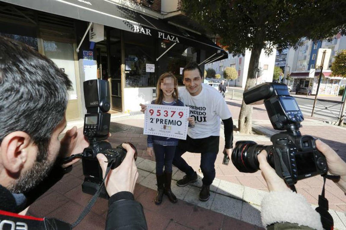 El Bar Plaza, situado en la Avenida de Santa Teresa, en el popular barrio de La Rondilla de Valladolid, ha vendido por terminal un décimo del segundo premio. 