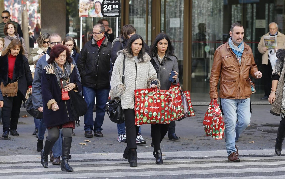 Las mejores imágenes de la fiebre de las rebajas que no cesa