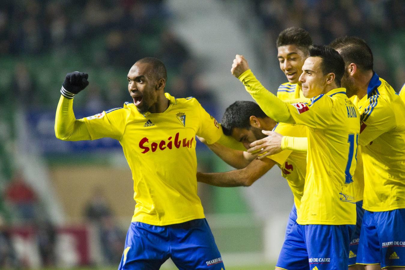 El Cádiz C.F. gana en Elche (2-3)