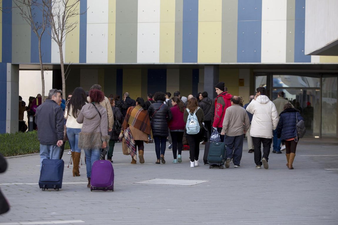 El frustrado viaje escolar de la Escuela de Arte en imágenes