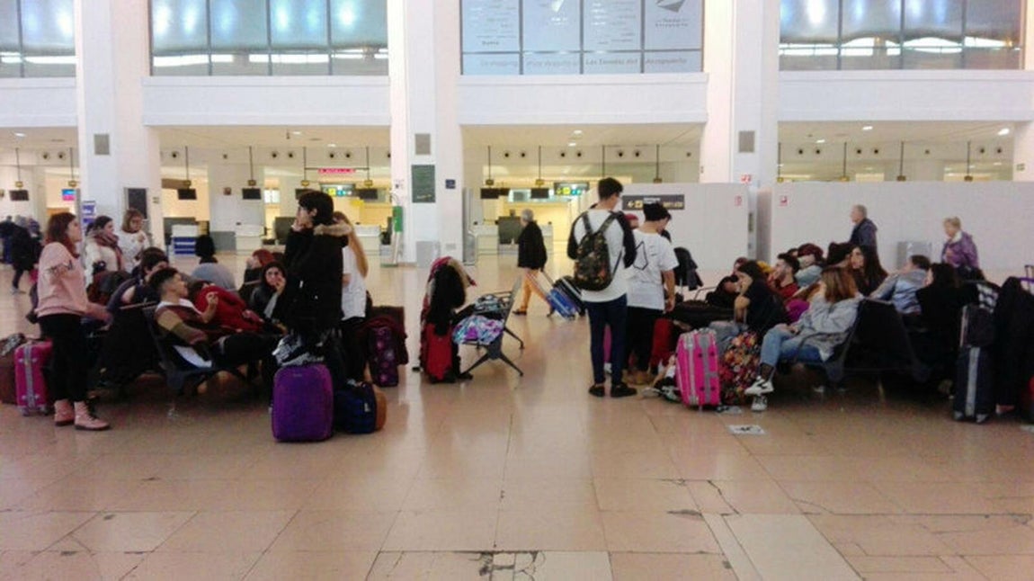 El frustrado viaje escolar de la Escuela de Arte en imágenes