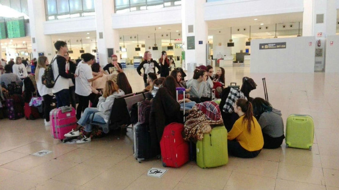 El frustrado viaje escolar de la Escuela de Arte en imágenes