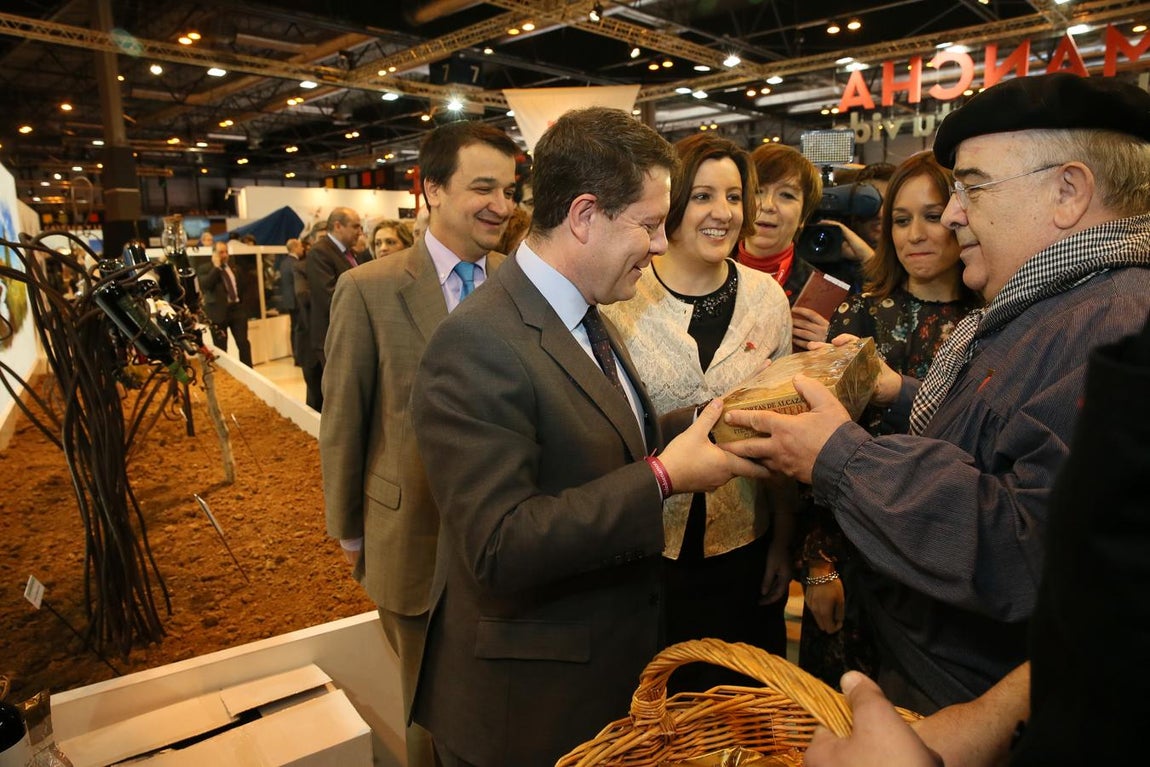 La inauguración del stand de Castilla-La Mancha en Fitur, en imágenes