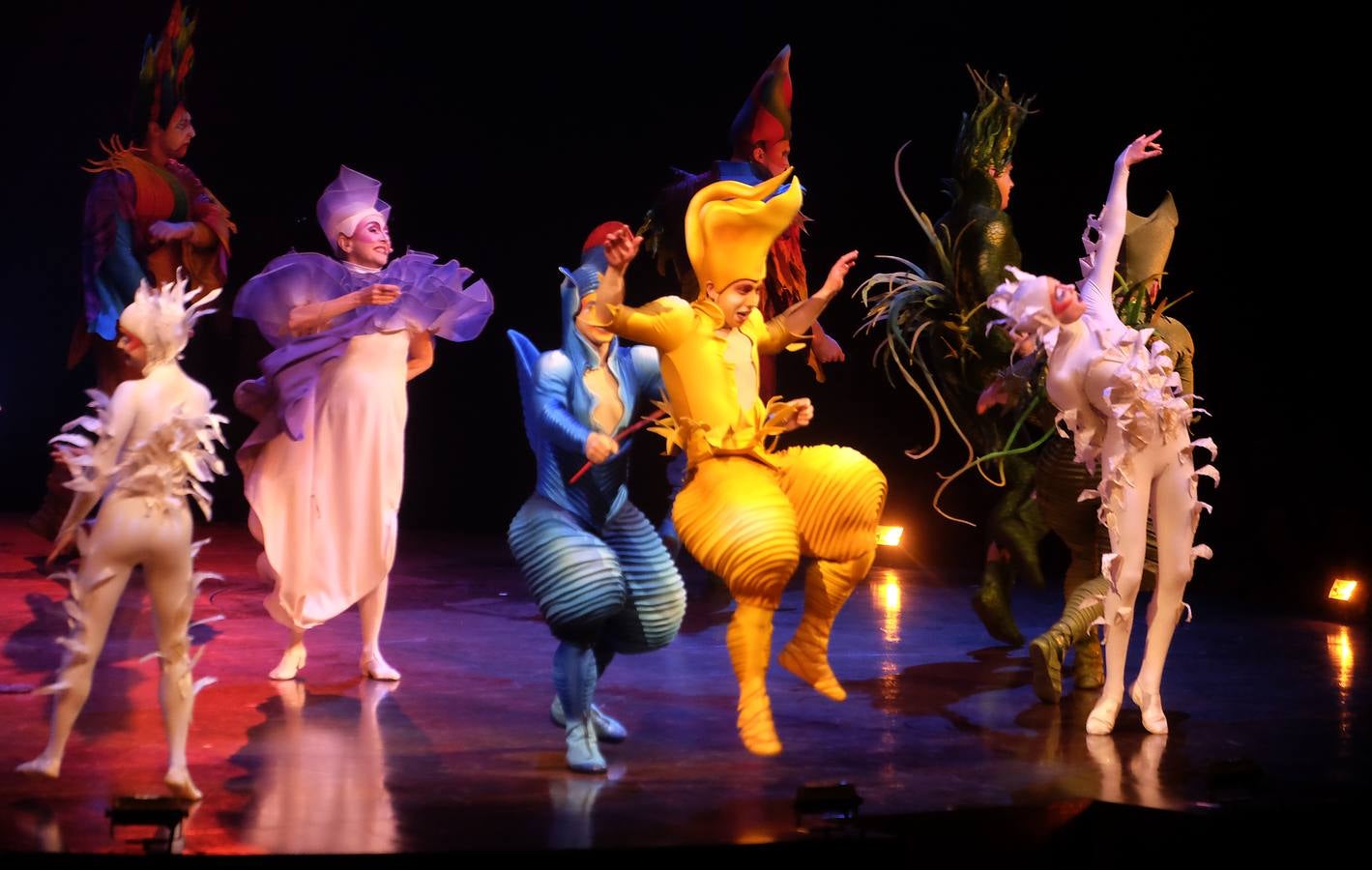 El espectáculo «Varekai» del Circo del Sol, en imágenes