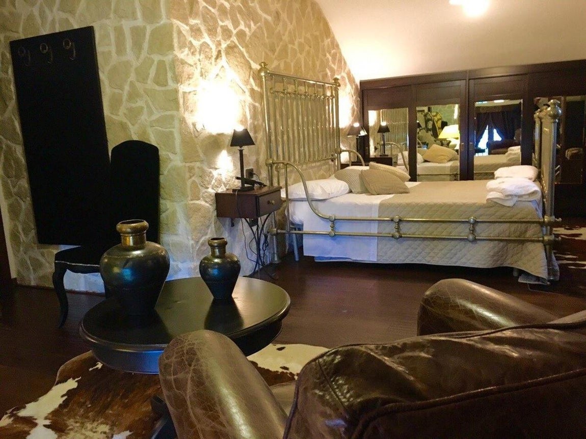 Así era el hotel Rigopiano, sepultado por un alud en Italia. Las habitaciones estaban dotadas de todas las comodidades de un hotel de cuatro estrellas