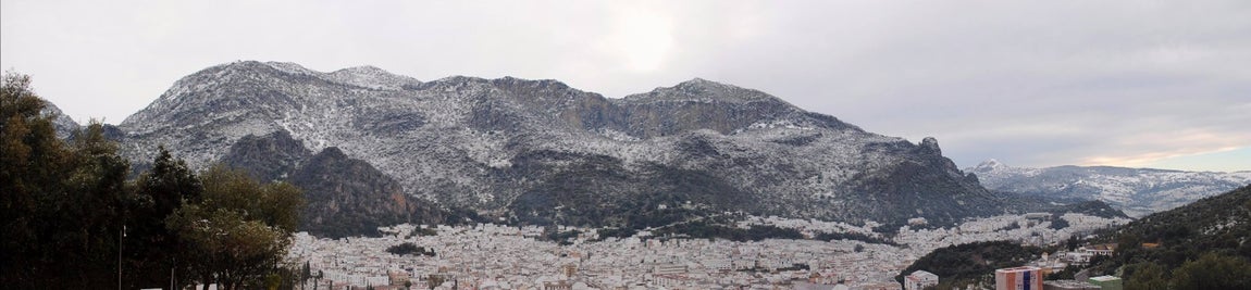 La nieve cubre de un manto blanco la Sierra de Cádiz