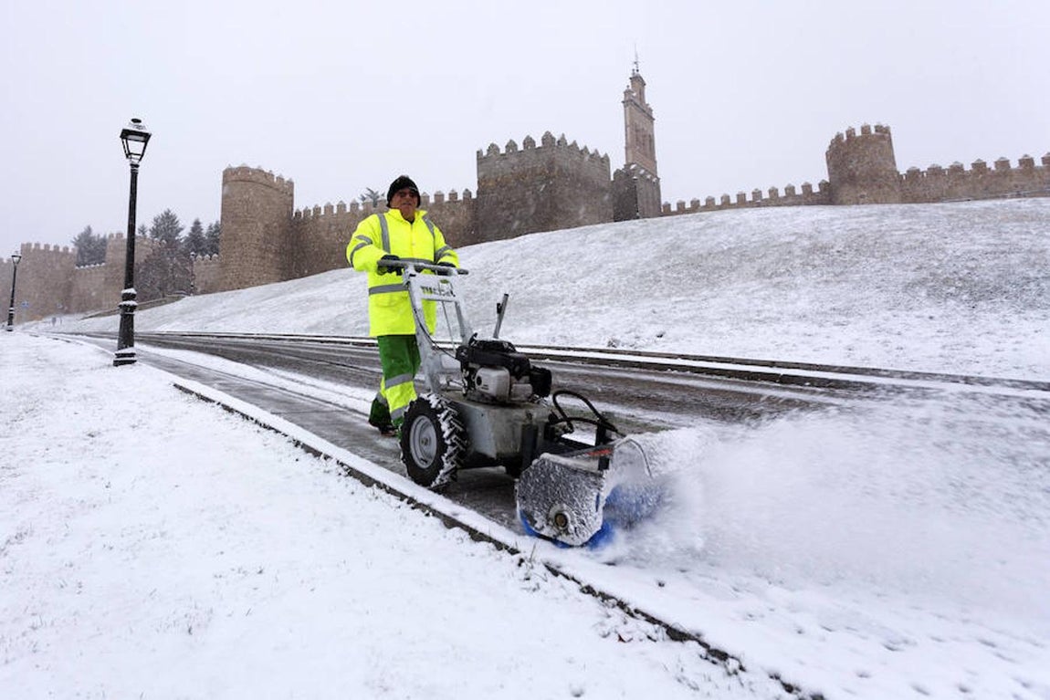 Nieve también en las murallas de Ávila. 
