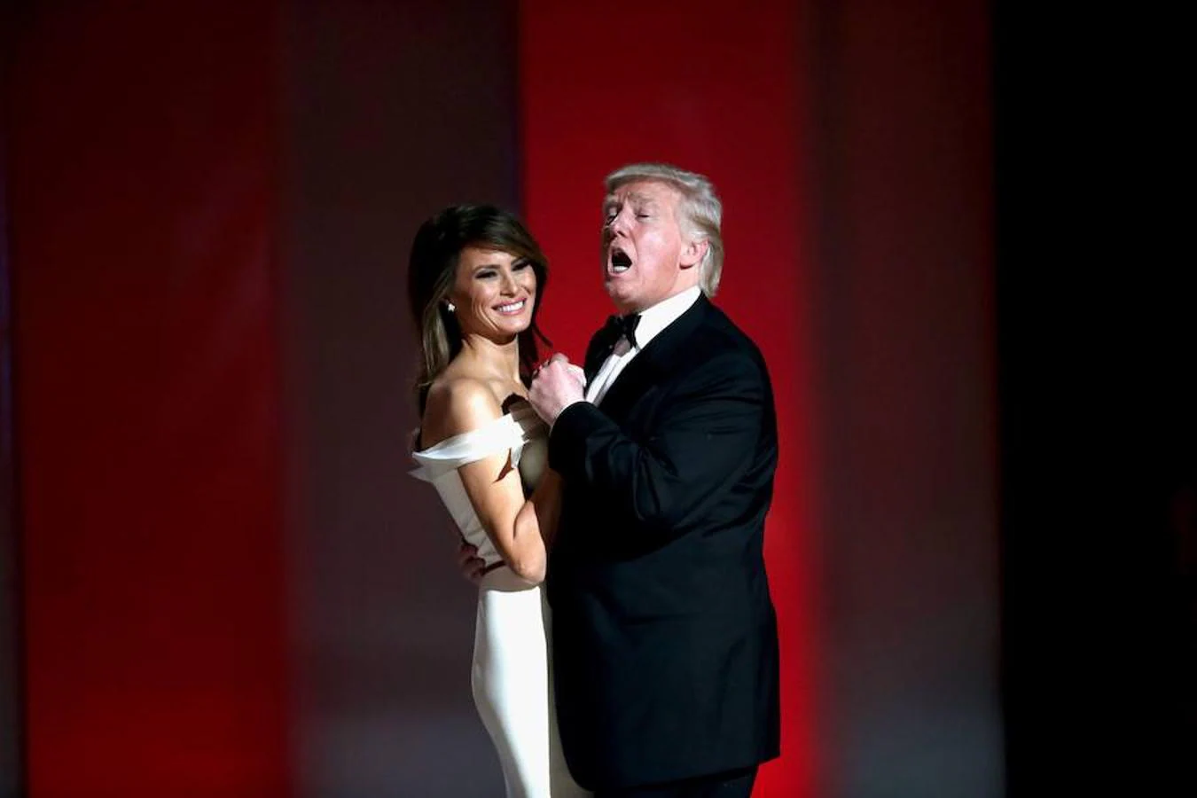 El matrimonio Trump bailando «My Way».