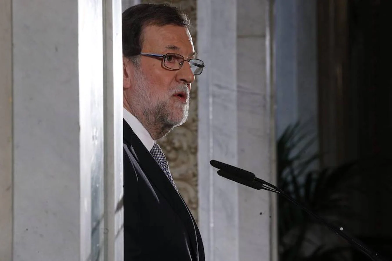 Rajoy aseguró que encara este 2017 «con un ambiente político mucho más sosegado y dialogante. Un diálogo articulado en torno a tres ejes: político, social y territorial, y que ha producido ya sus primeros frutos»