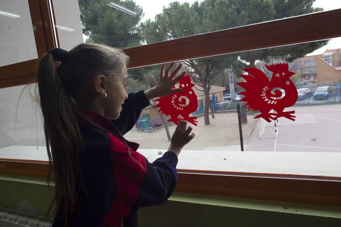 4. En el Colegio Público República de Venezuela, los alumnos de todas las nacionalidades -en este centro, un 24 por ciento son chinos- participan en la celebración del Año Nuevo Chino y aprende, de paso, esta cultura milenaria-