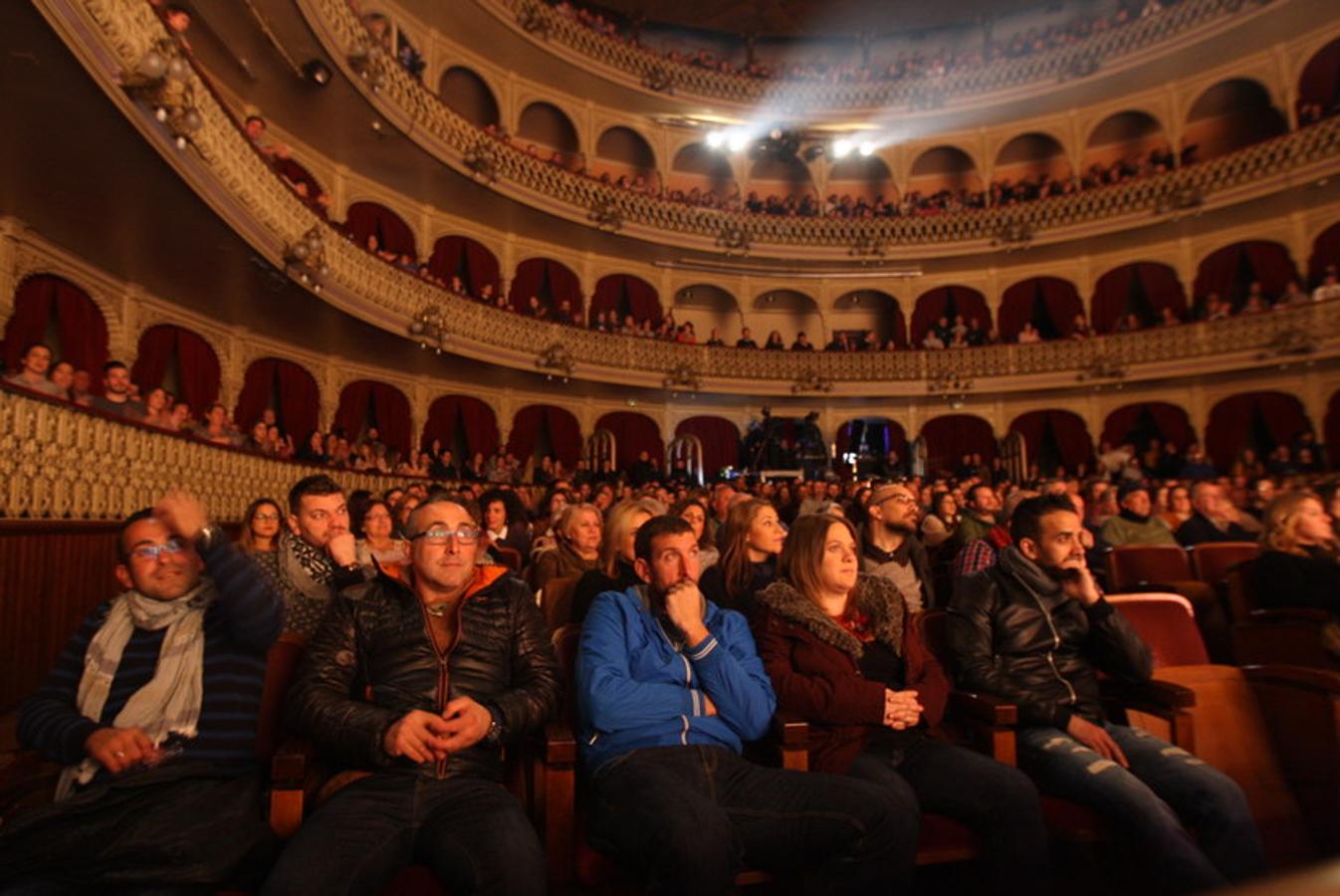 Búscate en el Falla. Fotos de ambiente cuarta sesión de preliminares COAC 2017