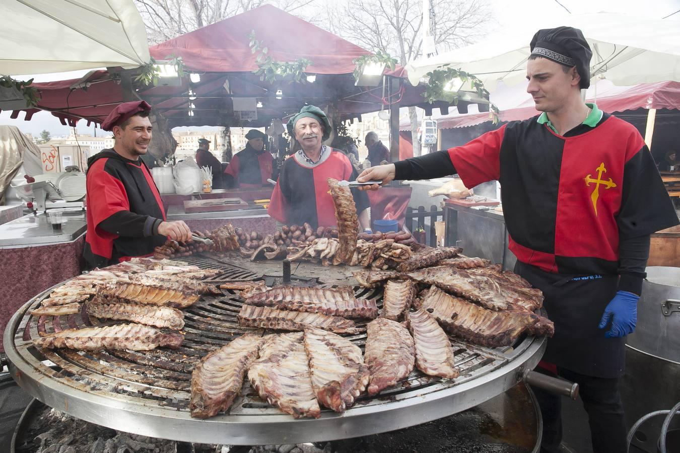 La primera jornada del mercado medieval, en imágenes