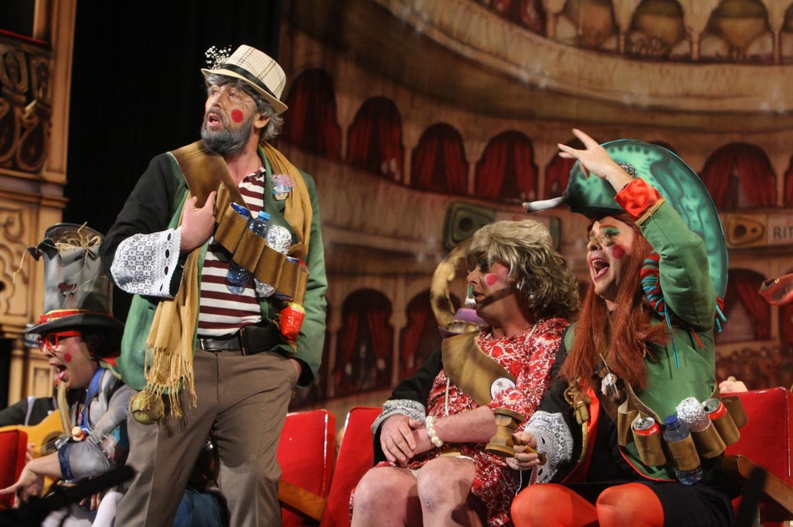 Fotos: Chirigota Los del lado oscuro... Cai!