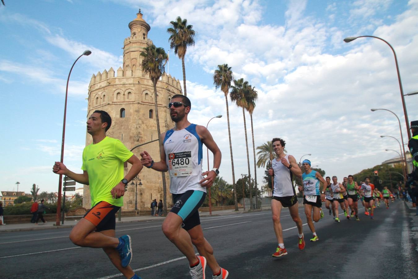 ¿Has corrido la Media Maratón de Sevilla? ¡Búscate en las imágenes!