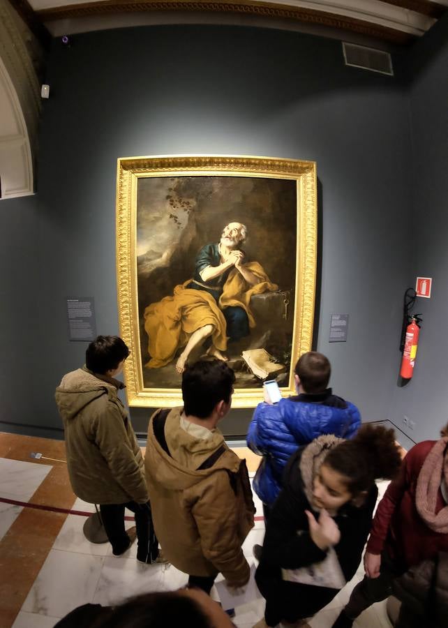 Jovenes autistas disfrutan de Murillo y Velázquez en la exposición de Focus