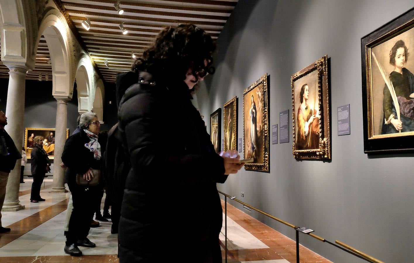 Jovenes autistas disfrutan de Murillo y Velázquez en la exposición de Focus