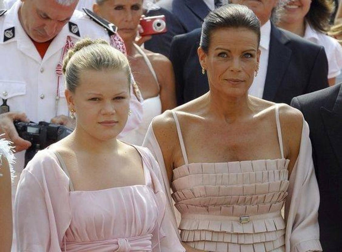 El 15 de julio de 1998, la princesa dio a luz a un tercer hijo, Camille Marie Kelly Gottlieb. A pesar de no estar identificado el padre de la niña en su certificado de nacimiento, se cree que podría ser Jean Raymond Gottlieb. Debido al hecho de que sus padres nunca se casaron, Camille Gottlieb está excluida en la línea de sucesión al trono monegasco. 