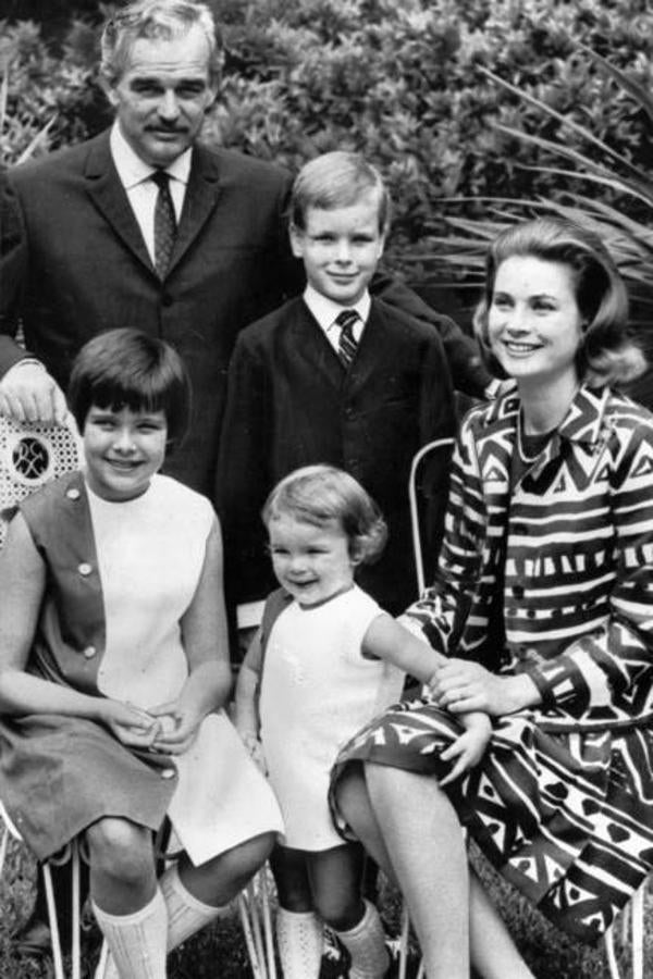 Sus padrinos de bautismo son su tío materno, John B. Kelly Jr. y su prima paterna, la Baronesa Elizabeth Anne de Messy. 