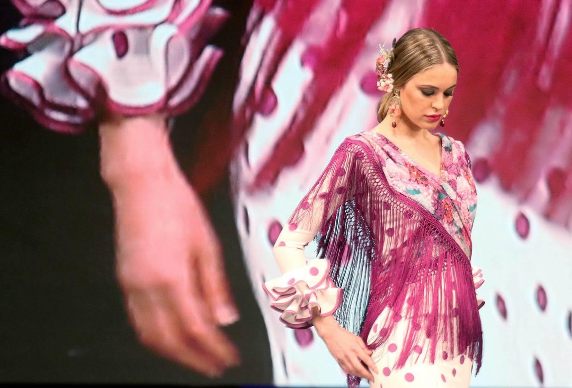 Primeros desfiles del salón de moda flamenca, SIMOF 2017