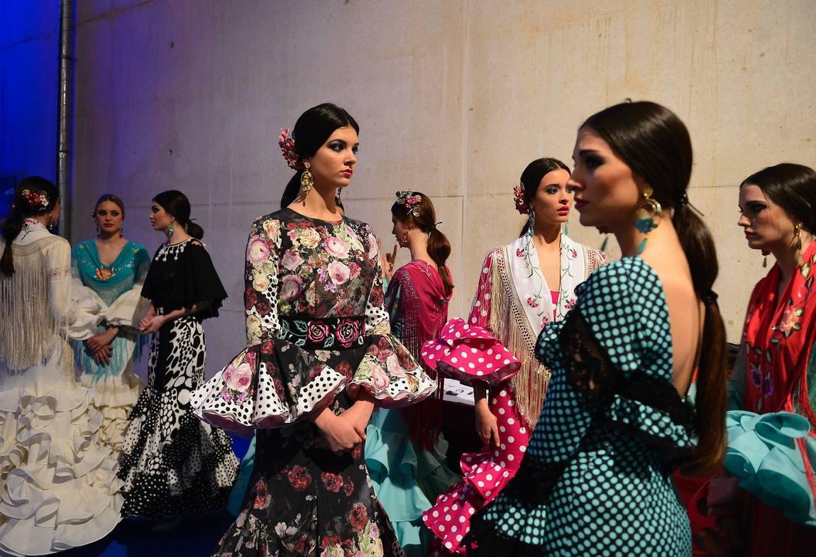 Primeros desfiles del salón de moda flamenca, SIMOF 2017