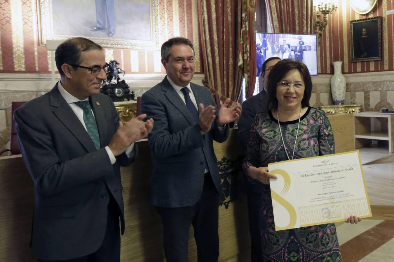 Homenaje a los universitarios con las mejores notas de Sevilla