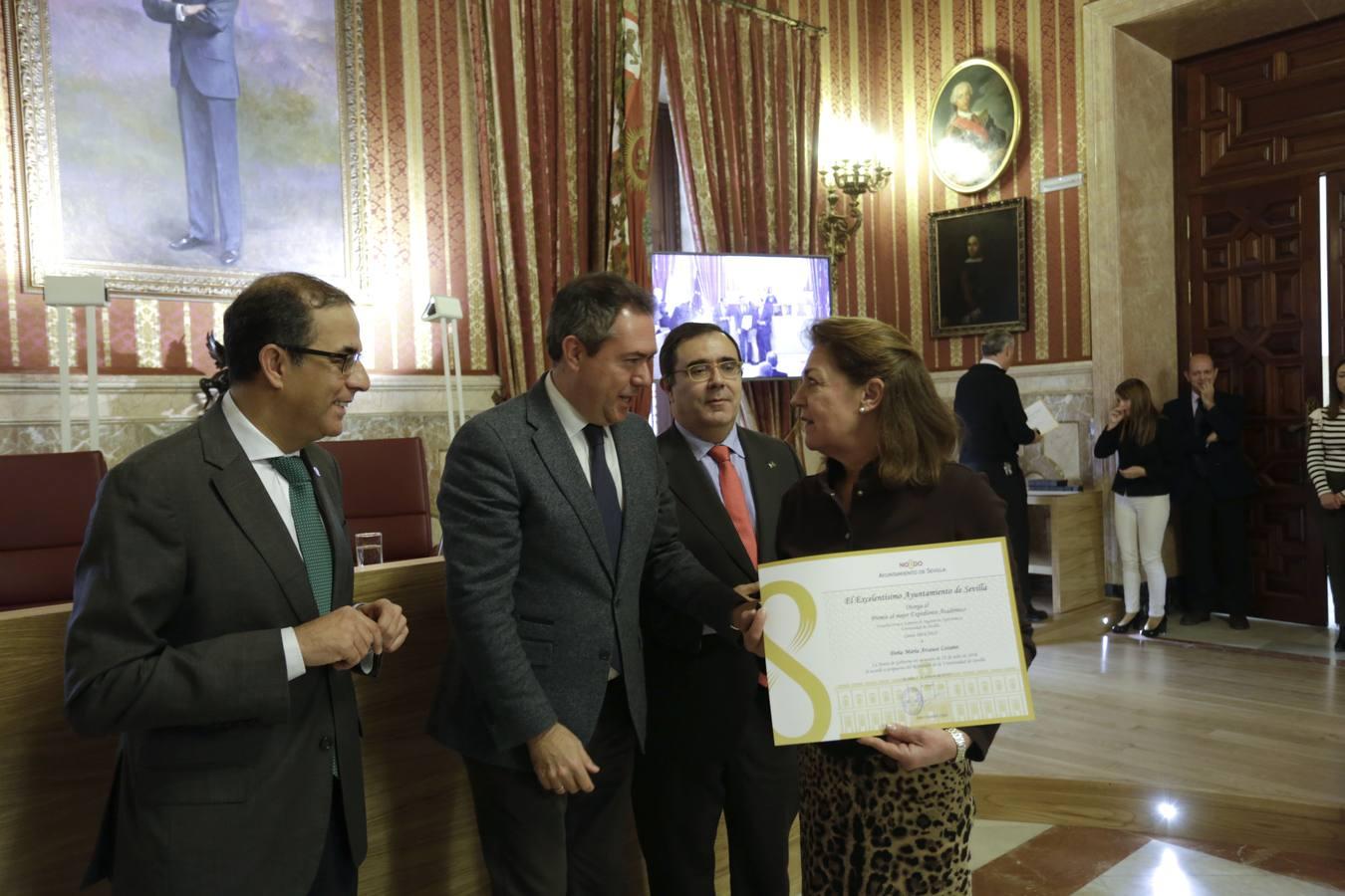 Homenaje a los universitarios con las mejores notas de Sevilla