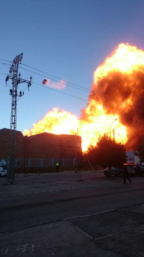 Incendio de una fábrica en Paterna