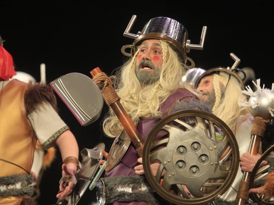 Fotos: Chirigota Los de Cádiz norte