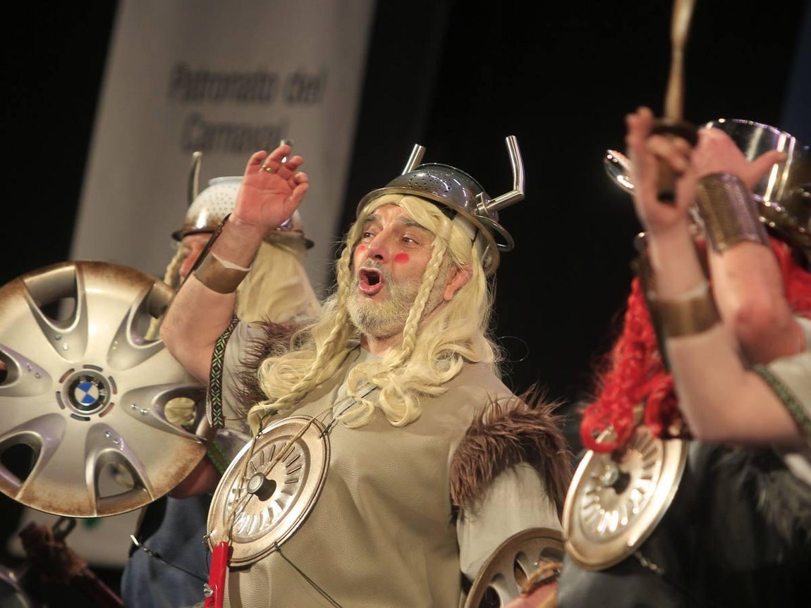 Fotos: Chirigota Los de Cádiz norte