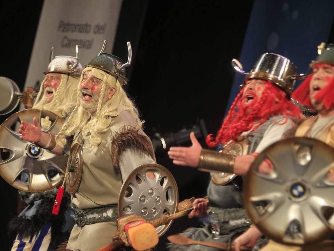 Fotos: Chirigota Los de Cádiz norte