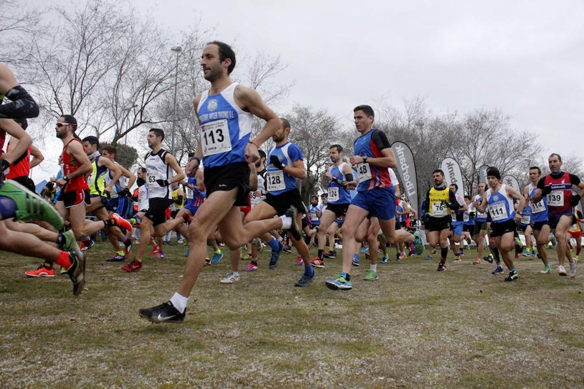 Unos 700 atletas participan en el Cross de Sonseca
