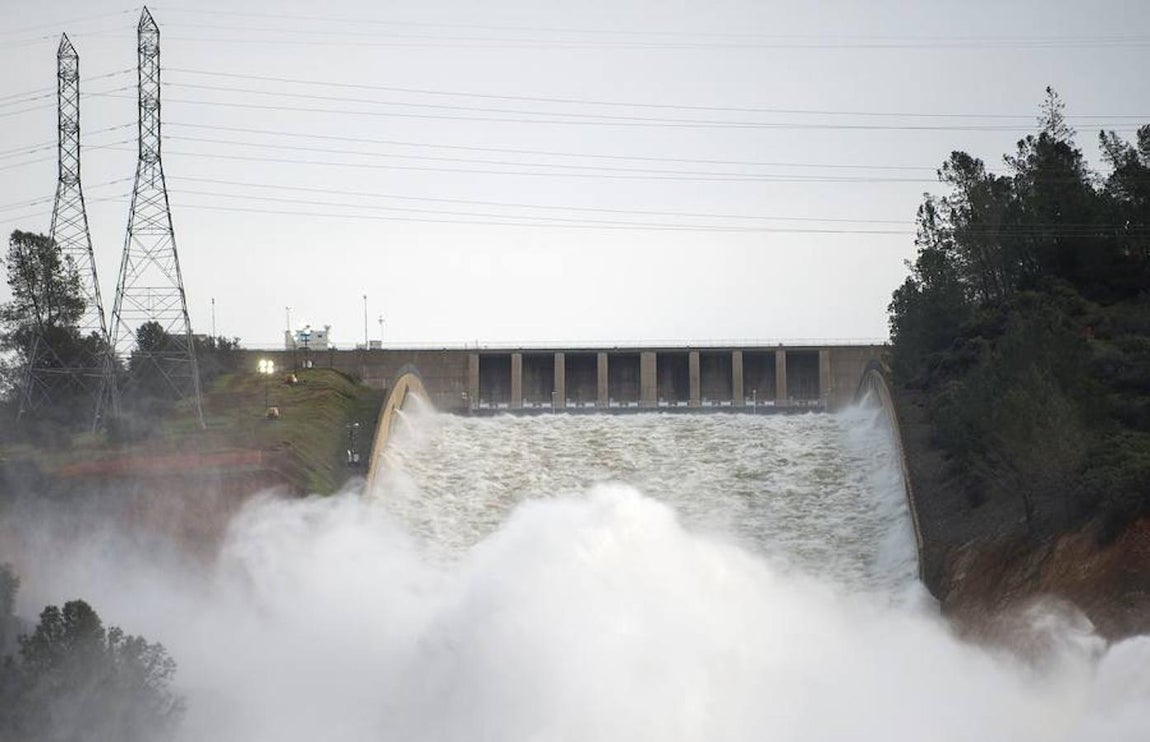 En imágenes: la presa de más alta de EE.UU., en riesgo de desbordamiento