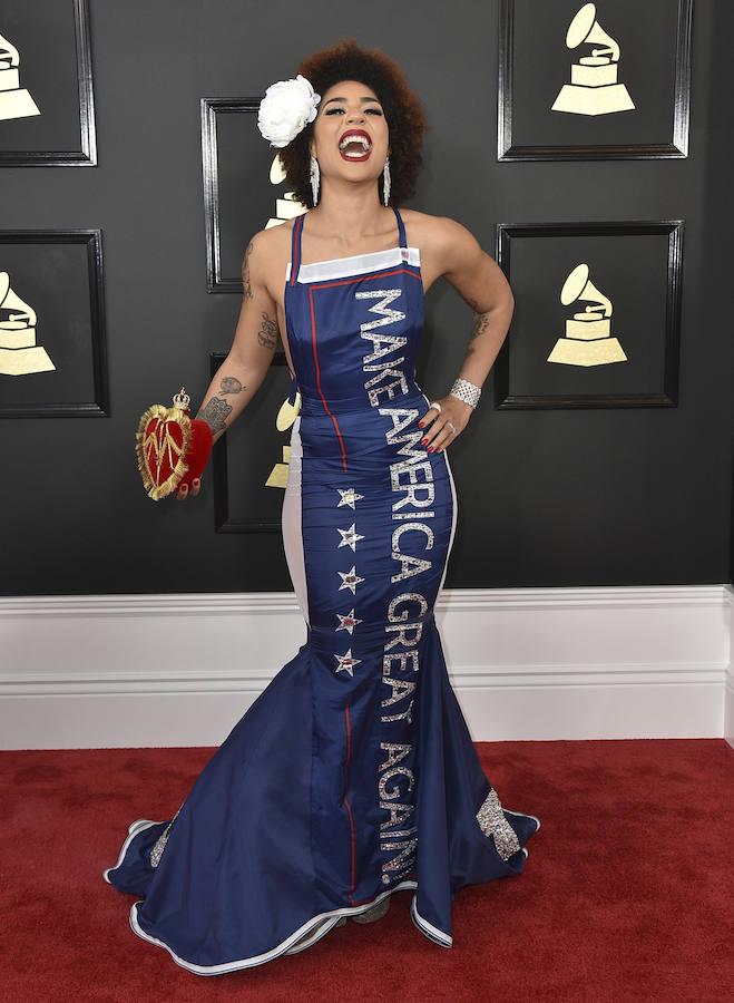 Joy Villa, en la alfombra roja de los Grammy 2017. 