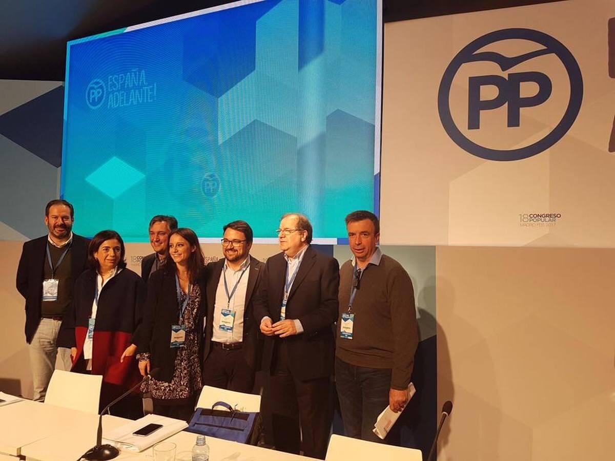 El Congreso del PP, fotografiado por los compromisarios cordobeses