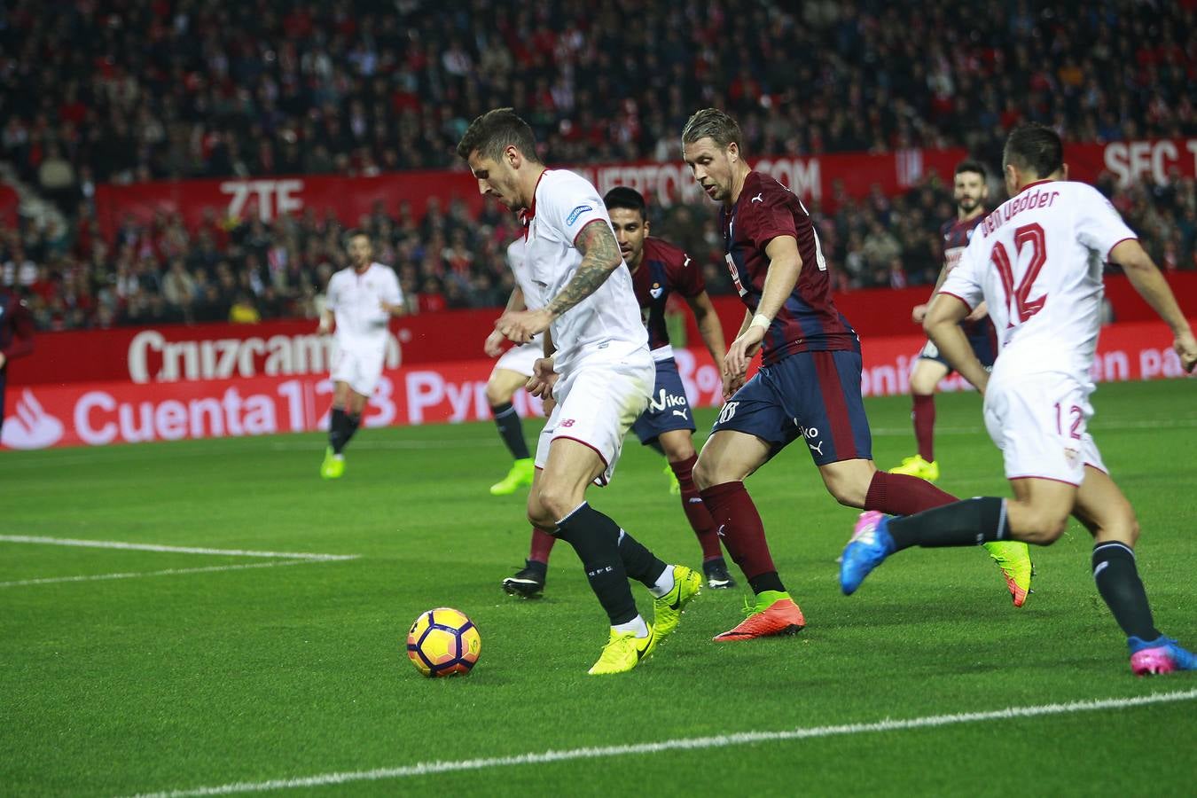 El Sevilla se anota tres puntos en casa ante el Eibar