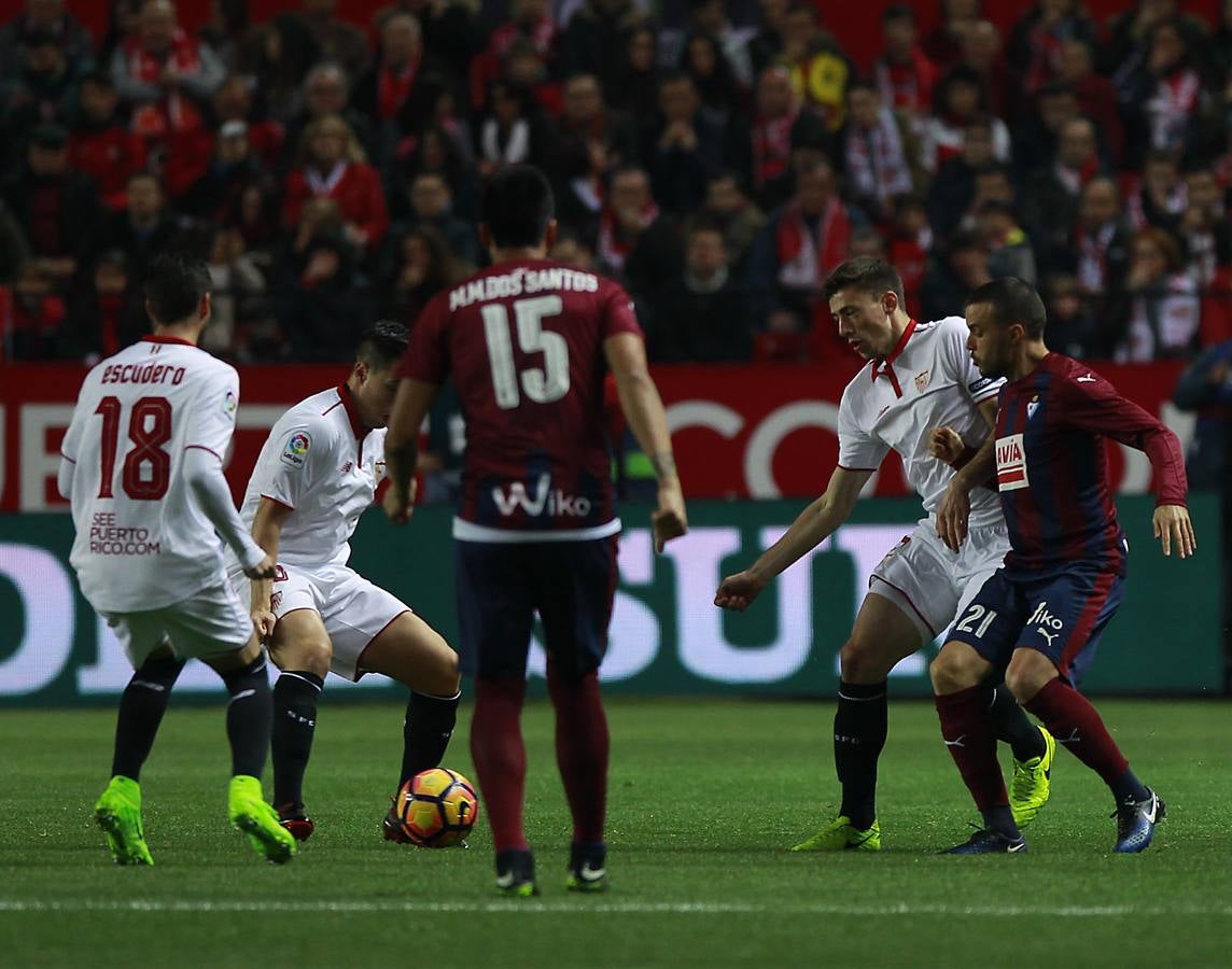 El Sevilla se anota tres puntos en casa ante el Eibar