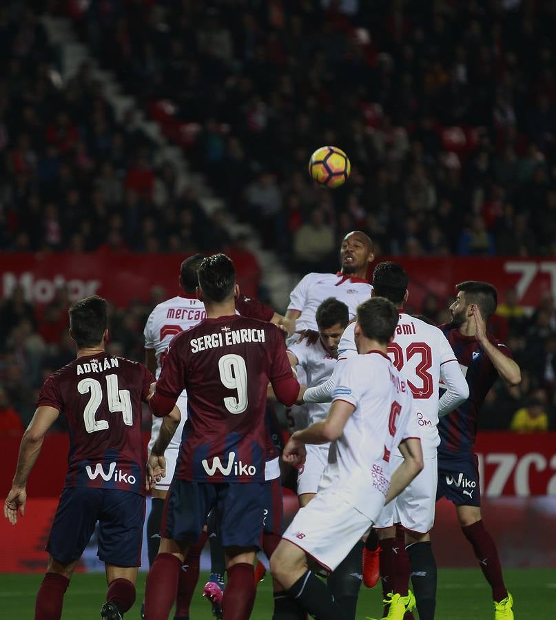 El Sevilla se anota tres puntos en casa ante el Eibar