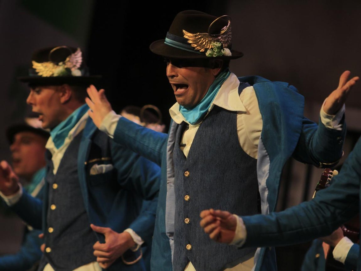 Fotos: Comparsa El ángel de Cádiz. COAC 2017