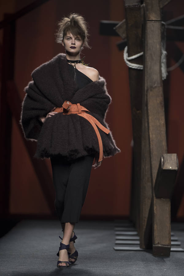 La figura femenina para Ulises Mérida