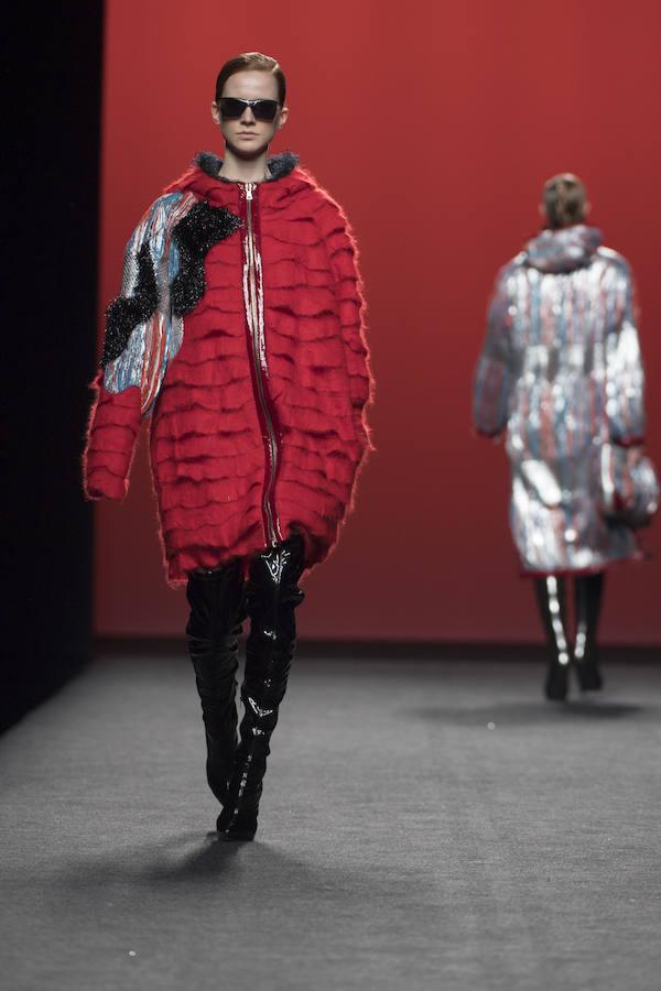 Custo muestra su lado más colorido